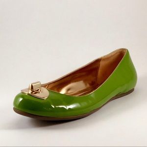 💚Green Patent Coach Flats💚